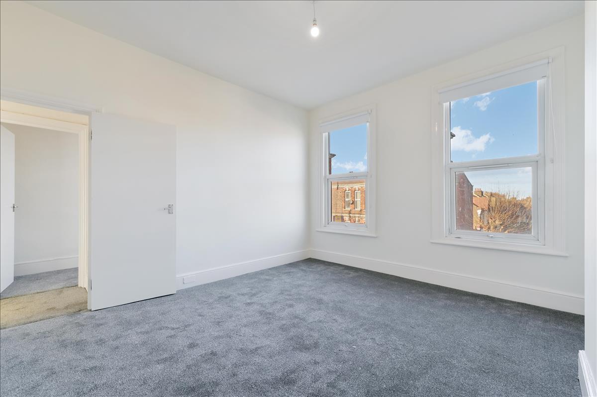 Property Image 9908b644-7d42-42a4-9938-00fdf4b9642a