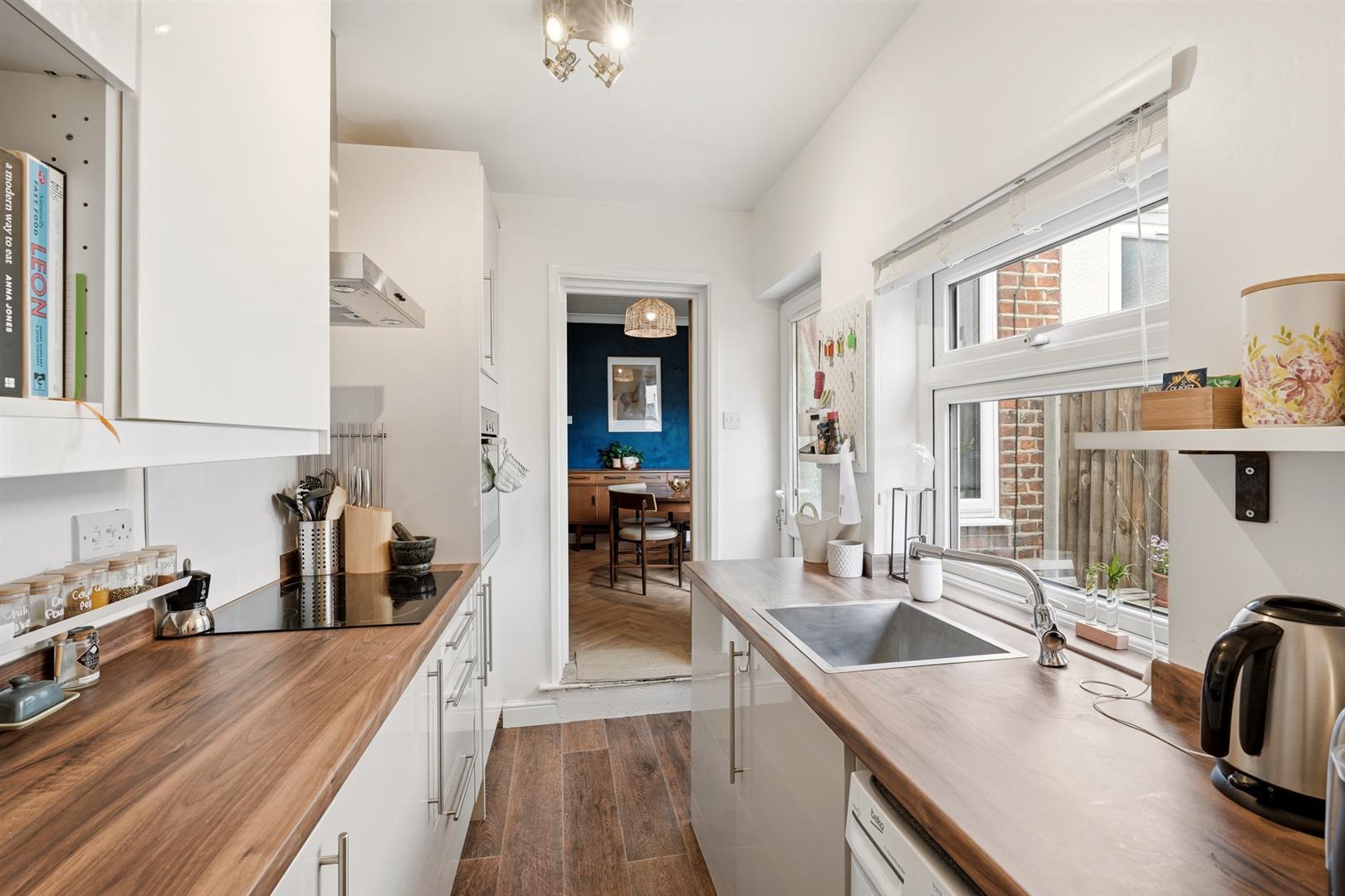 Property Image 9935deae-b13a-4bcf-b176-a71994f67b52