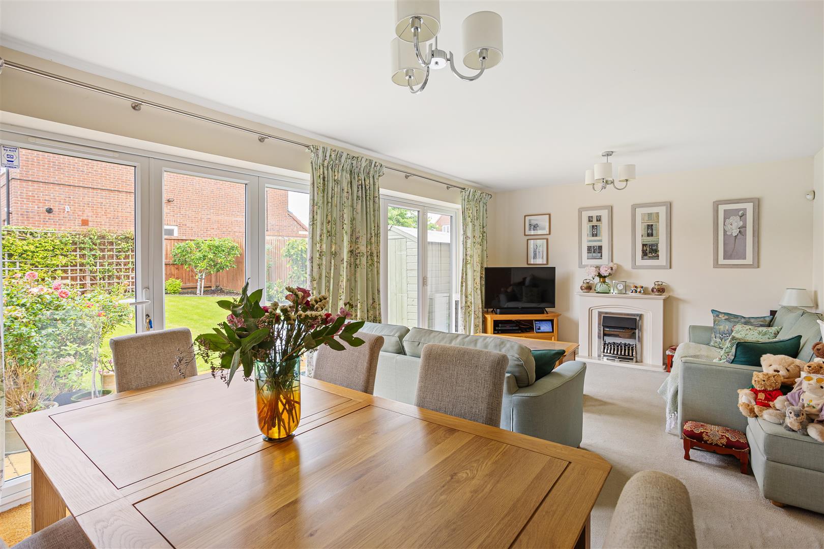 Property Image 9943d9b6-2469-4da5-b7c7-2434d44ad8ab