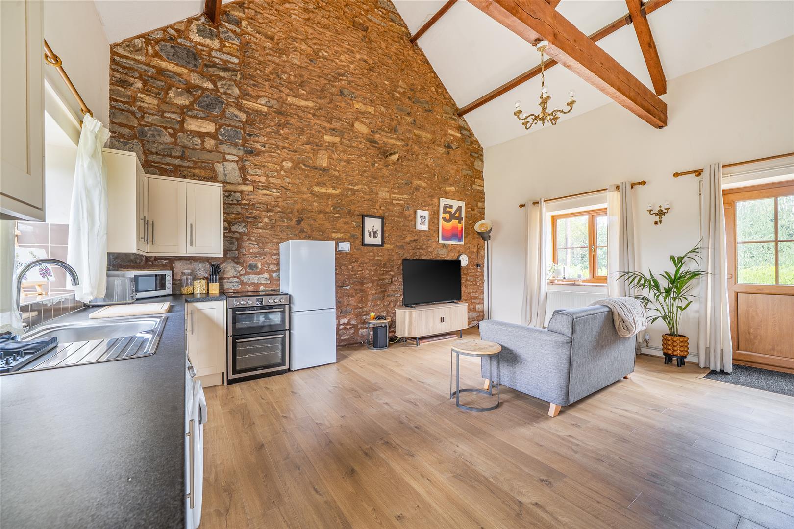 Property Image 9967f88c-91d9-49d4-b219-1436b2c07805