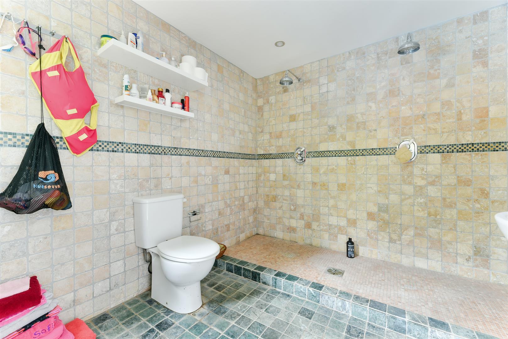 Property Image 996fece9-5594-4837-88dd-6f7d5835c321