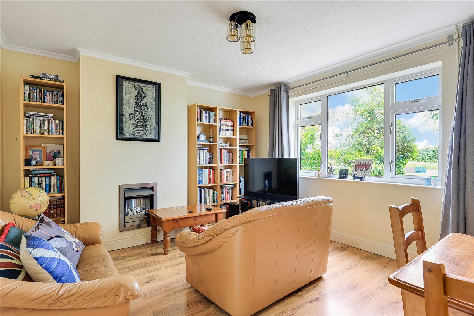 Property Image 99917db7-4360-4fec-baf3-31f5f13df0f0
