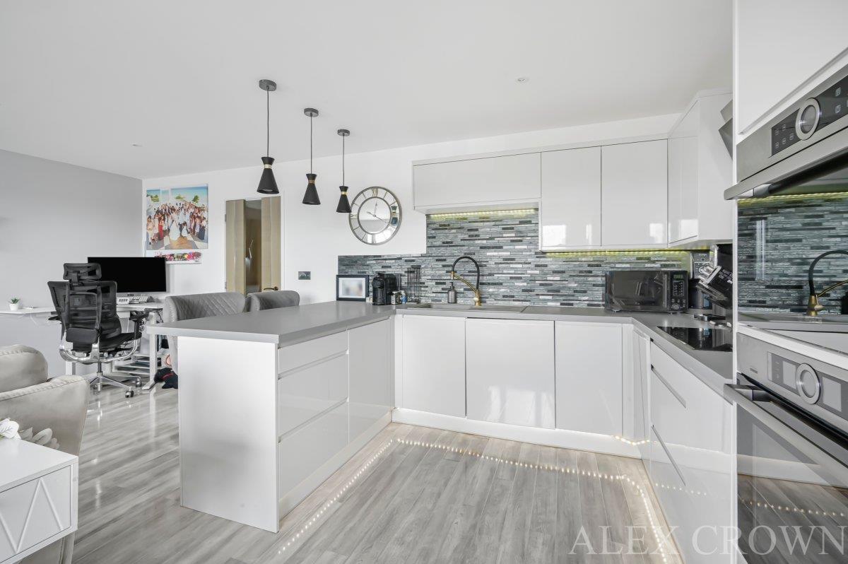 Property Image 999a69db-007a-40f7-bed2-196cafc92bbf