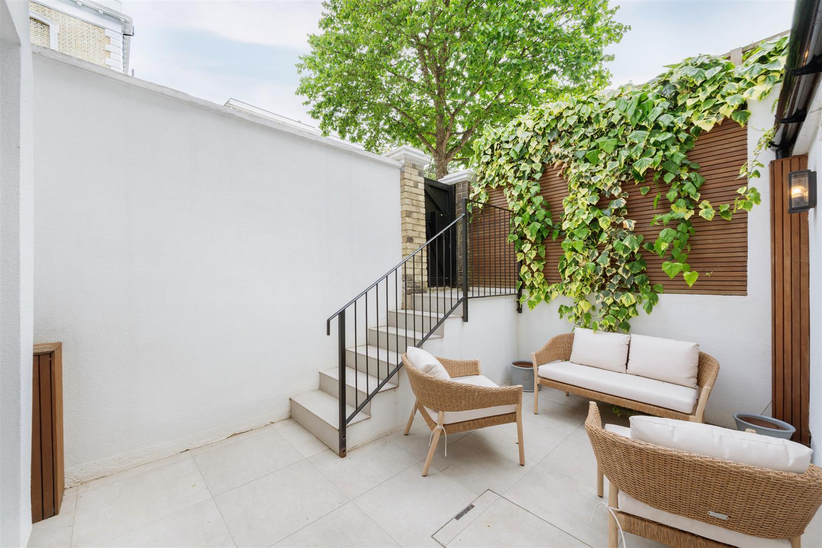 Property Image 99b38c18-9781-43cc-b997-befcb32b2505