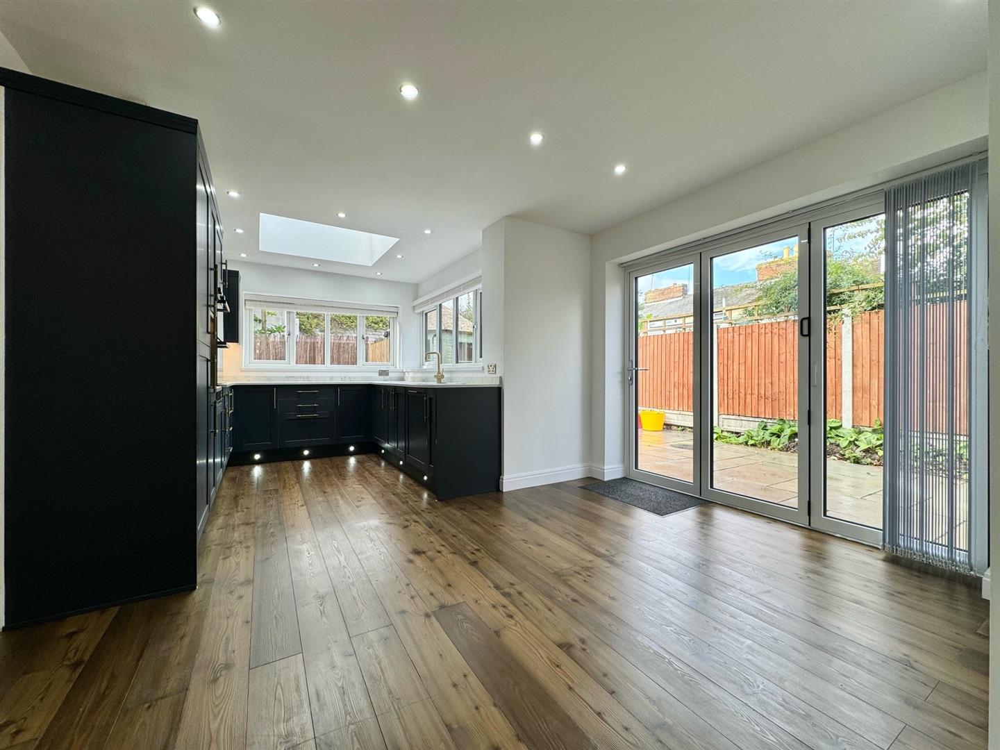 Property Image 99b8672a-e671-406a-9e71-d75192b33091