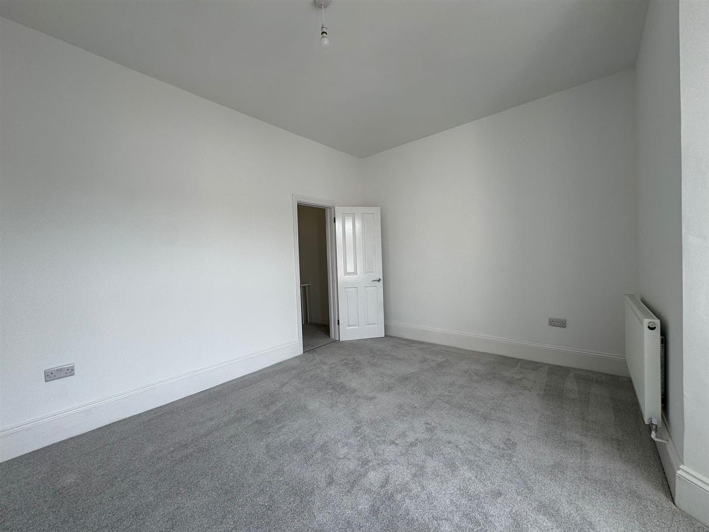 Property Image 99c76347-d81f-4e81-bcf5-201238ae8c6b