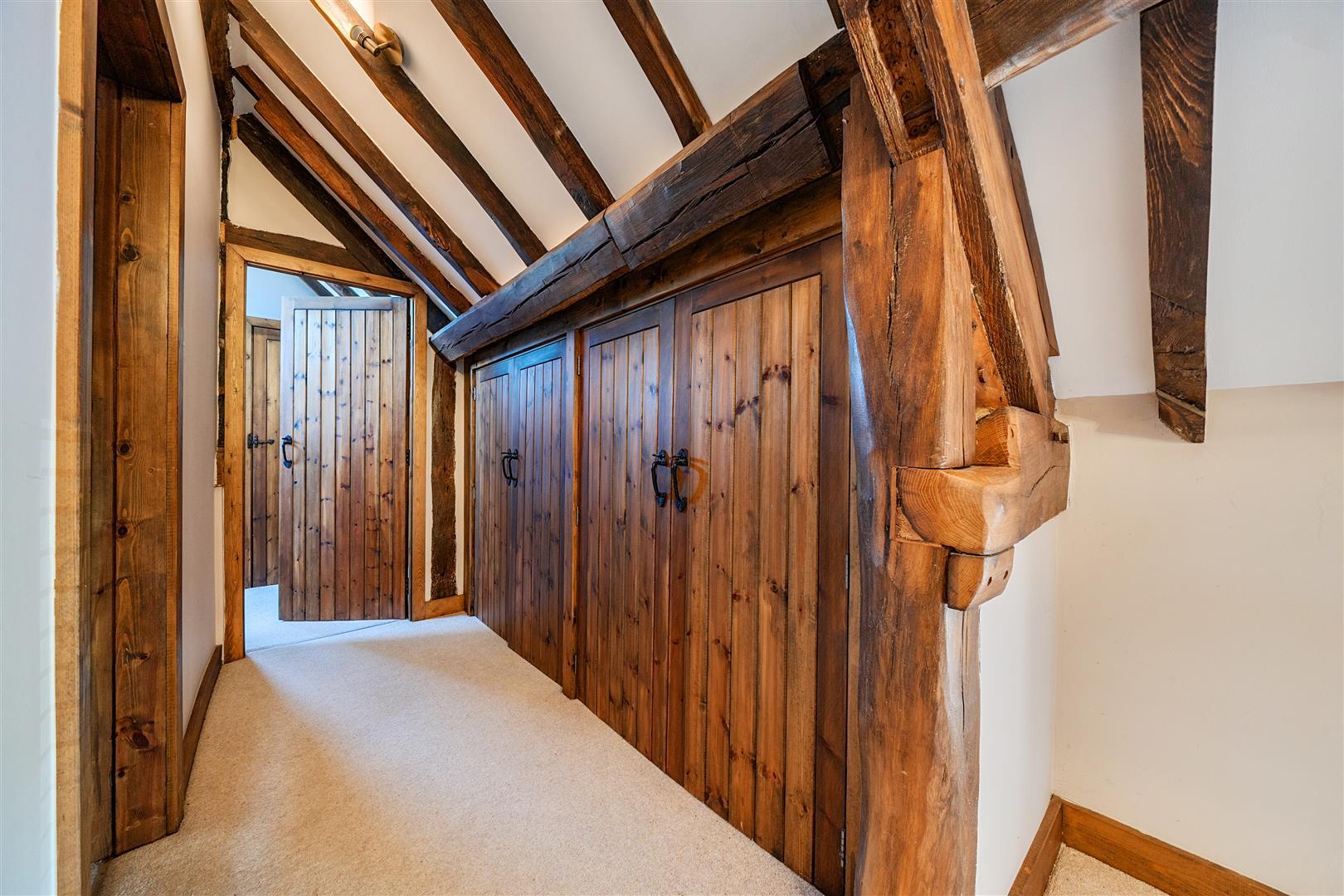 Property Image 99ca8bc5-1e2c-458d-b7b9-f2dbfced66f4