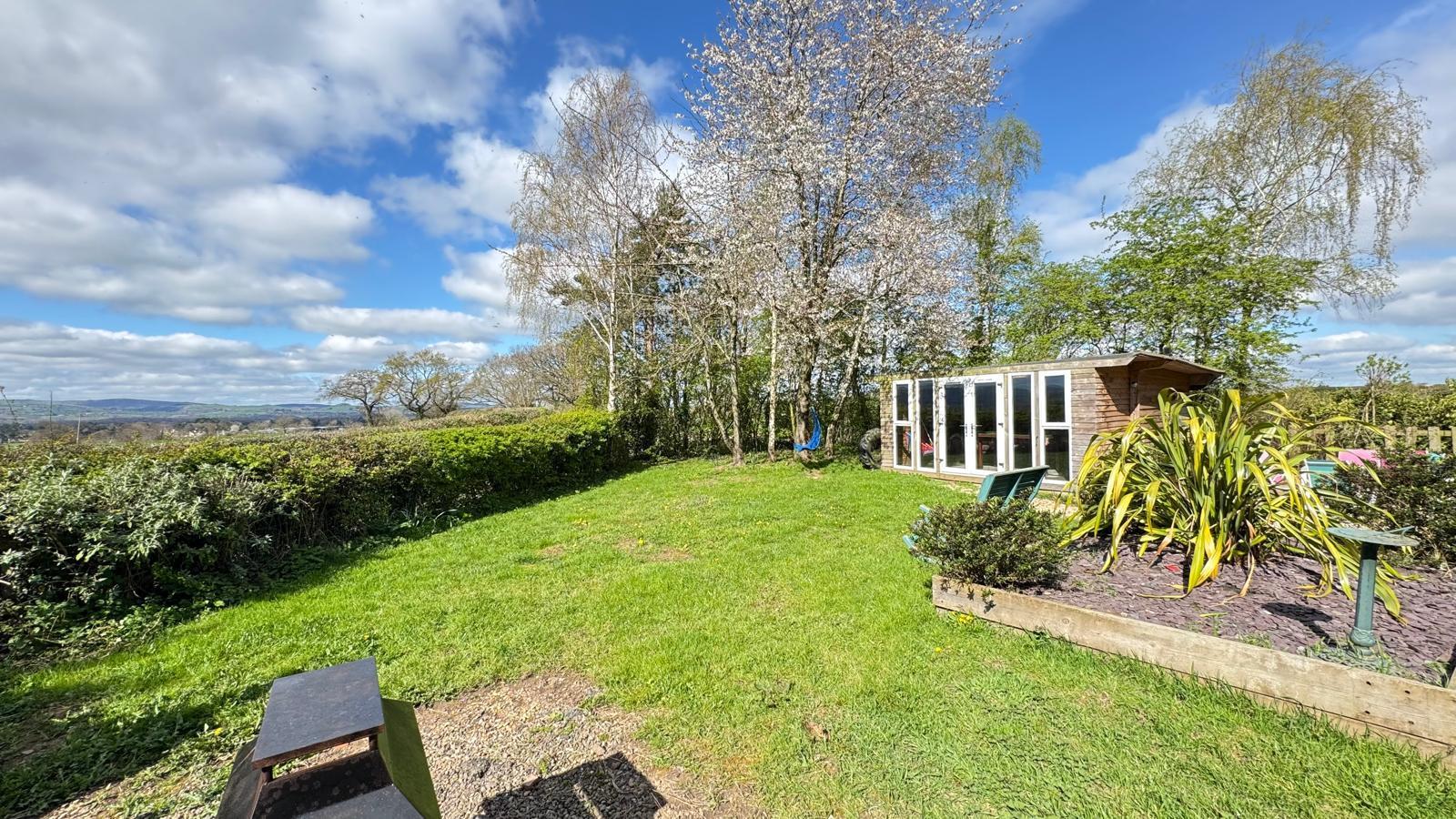 Property Image 99d31f4a-5640-4760-9165-4c11bf2ebf00