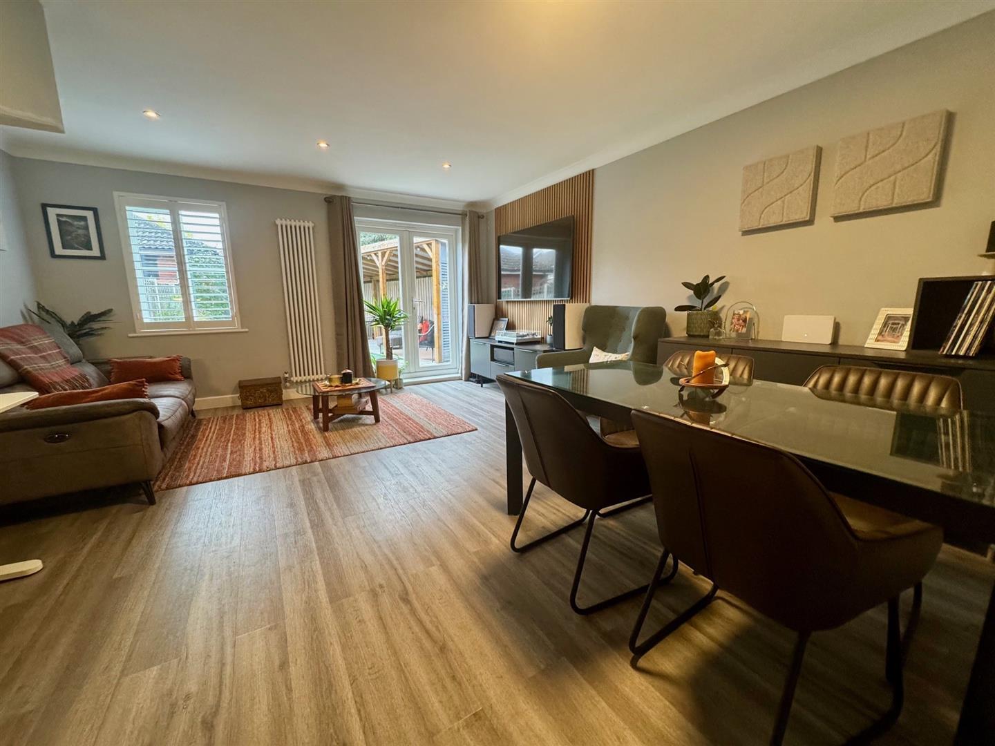 Property Image 99ec6adf-672f-43fa-a7de-ad4622878c93