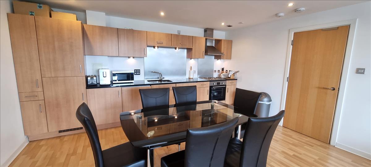 Property Image 99fd5583-115a-4bf1-a9da-c43f3e409864