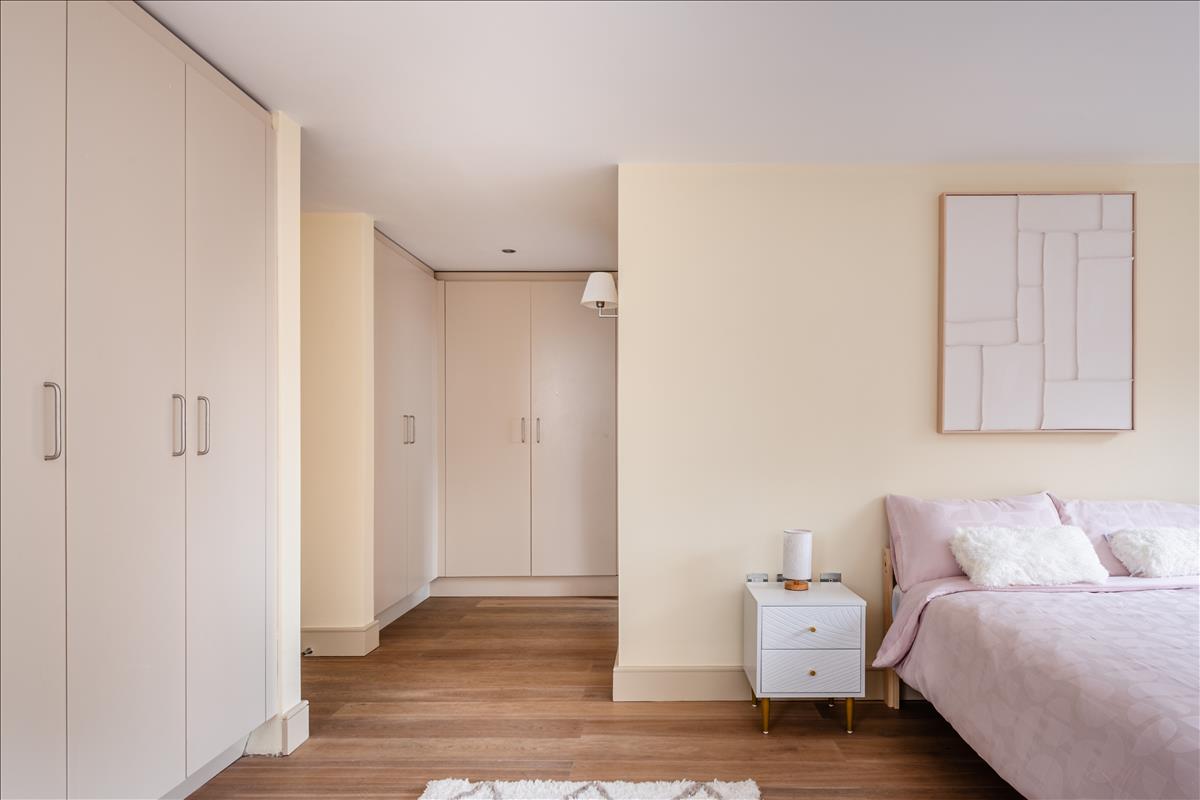 Split-level penthouse for sale, Boundary Street, Shoreditch, E2. Built-in wardrobes