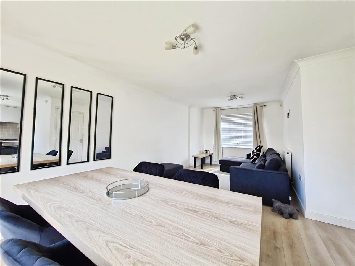 Property Image 9a27ba57-cb40-4621-95b0-2b3e60ea2b26
