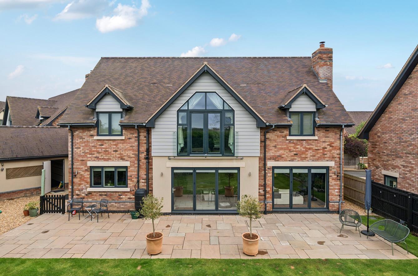 Property Image 9a2de658-14f0-4f53-81fa-0c567a8a7bbe