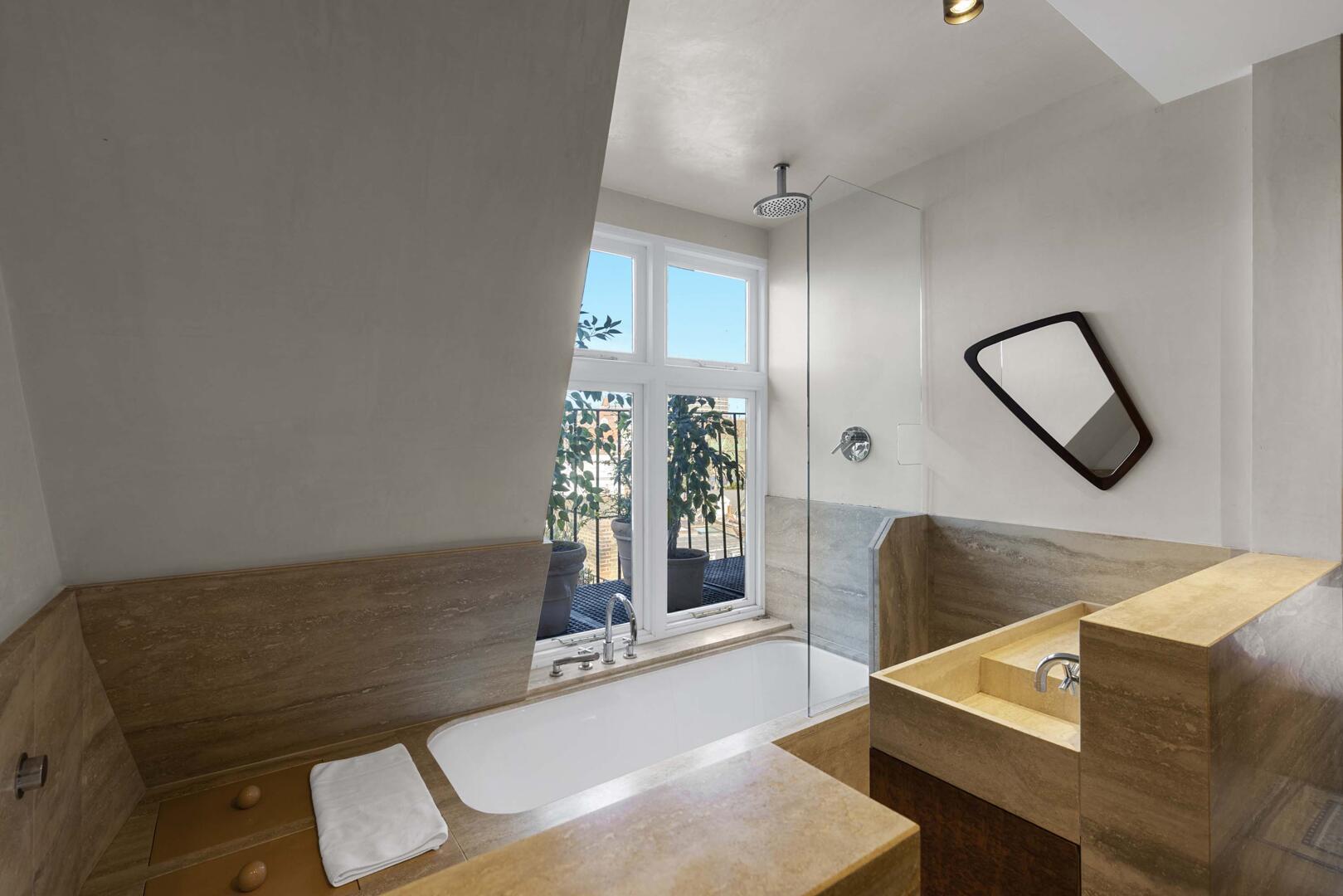 Property Image 9a5ddbf8-4846-4478-a9a4-b0b64feb9fca