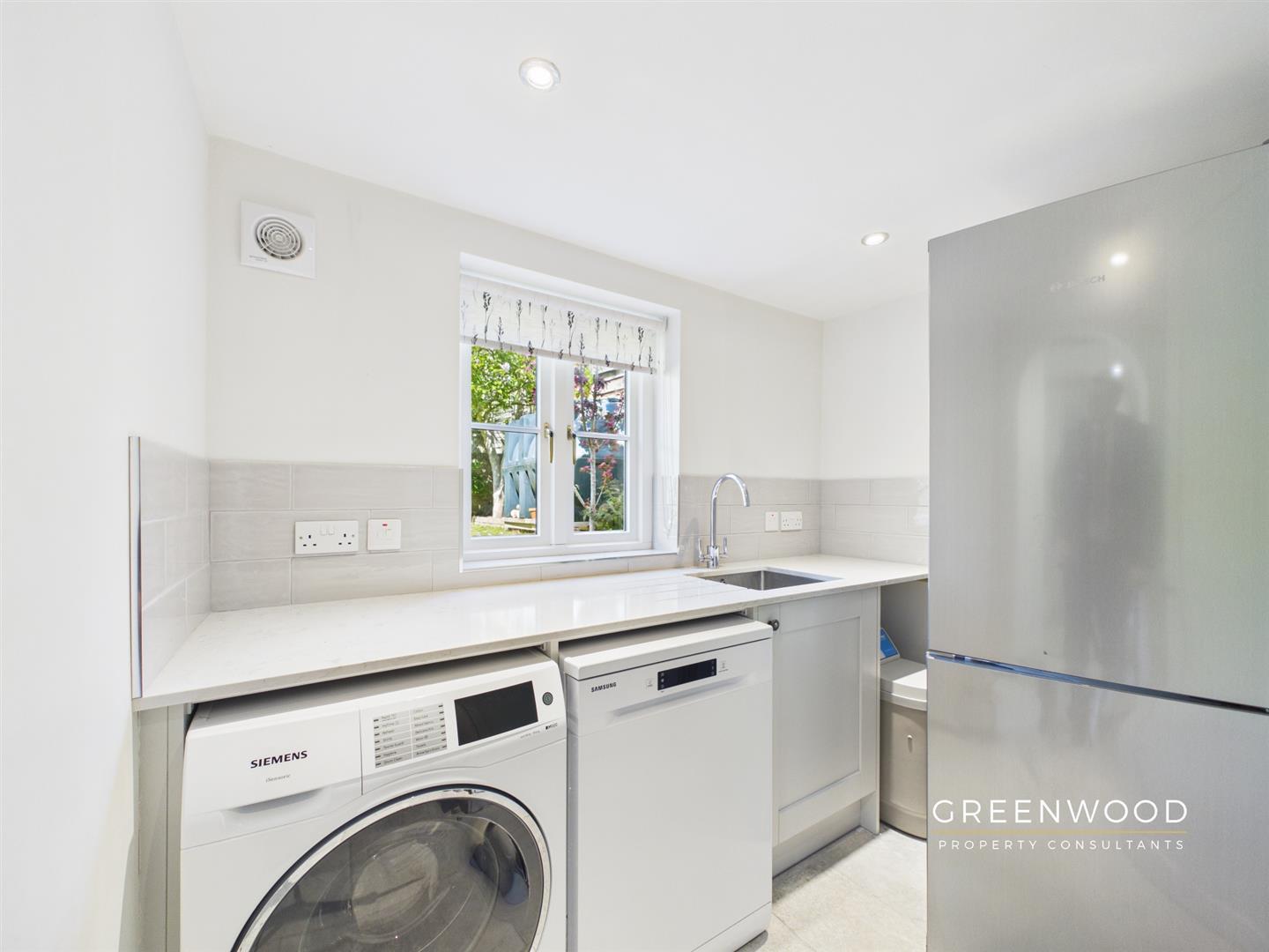 Property Image9a5f5d14-8af3-42b4-ba30-1b852eecb2de