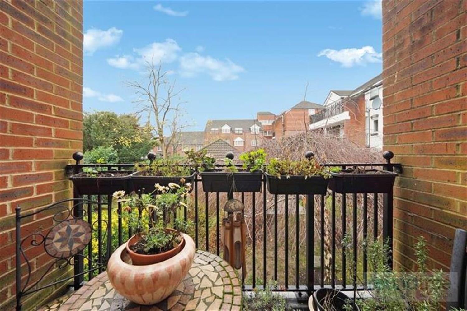 Property Image 9aaea6e3-1ed9-4402-a4f6-51b4e434a6e9