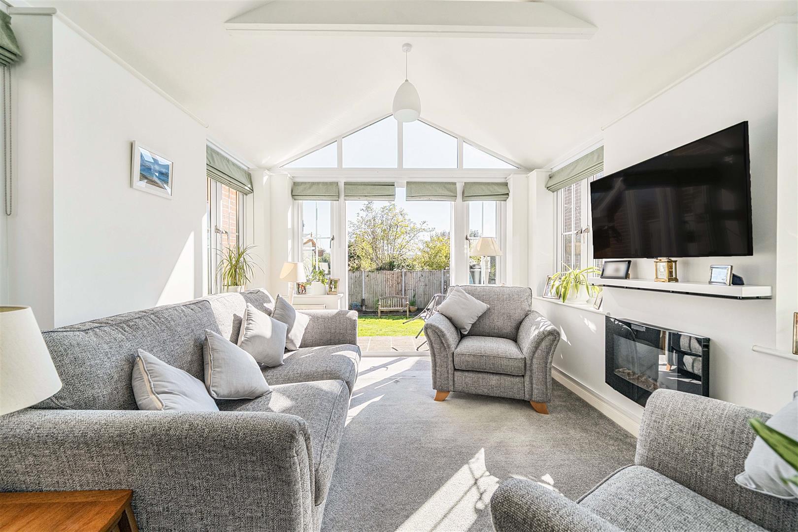 Property Image 9ab40fa3-5fab-4000-a27d-7f597e00d18e