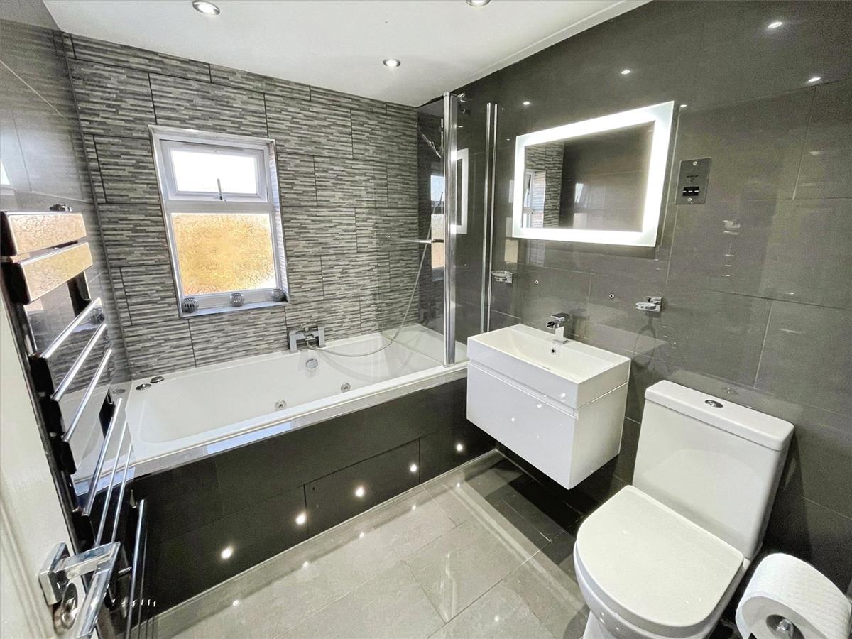 Property Image 9ac7d518-0da6-4a0a-8270-cce0e97e824e
