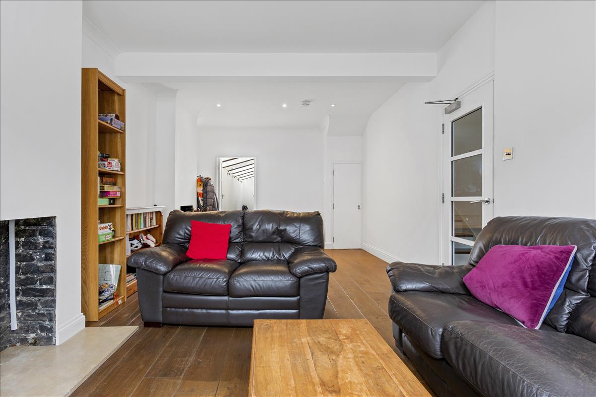 Property Image 9aef610b-cf58-41b8-bdb6-4c1822261afb