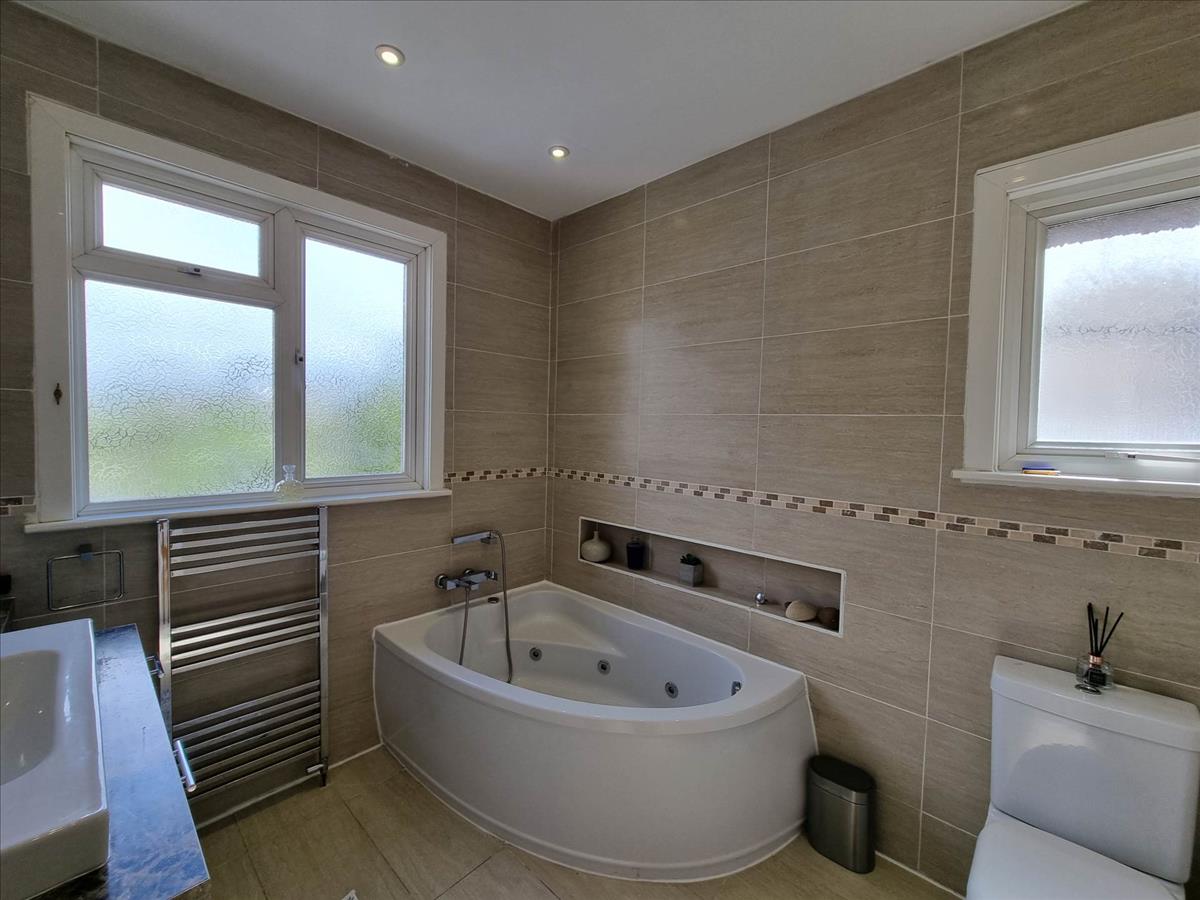 Property Image 9b1d3fdc-0ede-45f6-80a7-09b7efe1ef6e