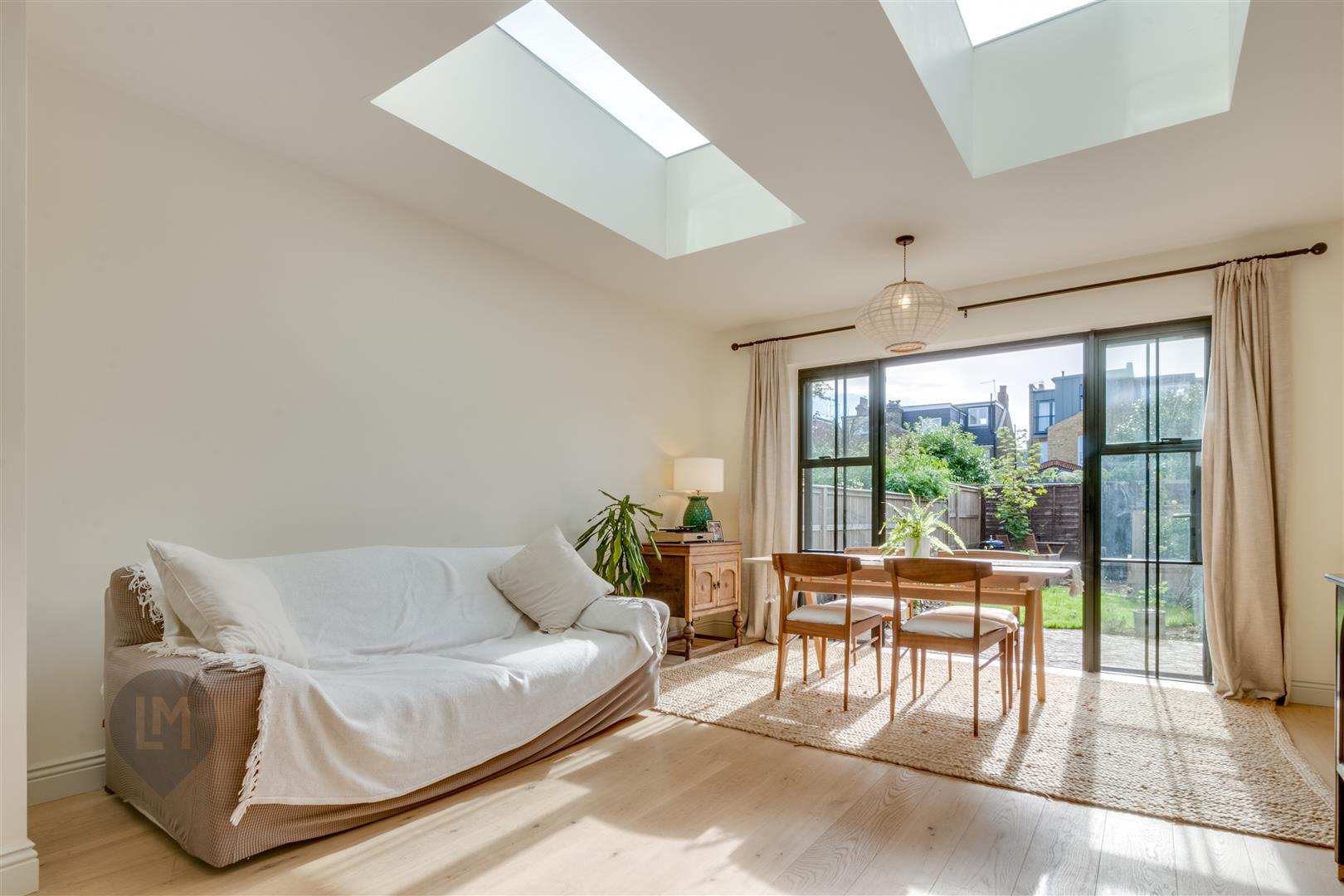 Property Image 9b3e4cd0-c56a-4b7b-8f2d-129b6dd976ff