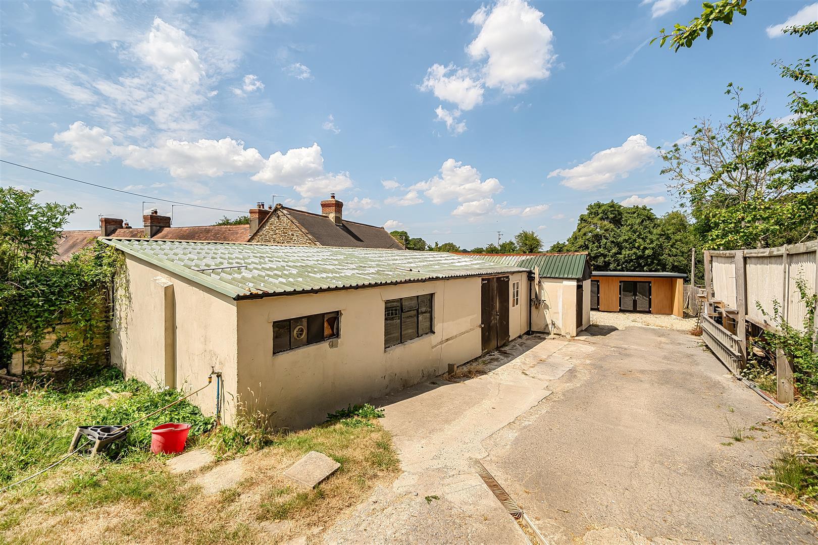 Property Image 9b4b379e-d75c-443c-827d-0f26db98184e