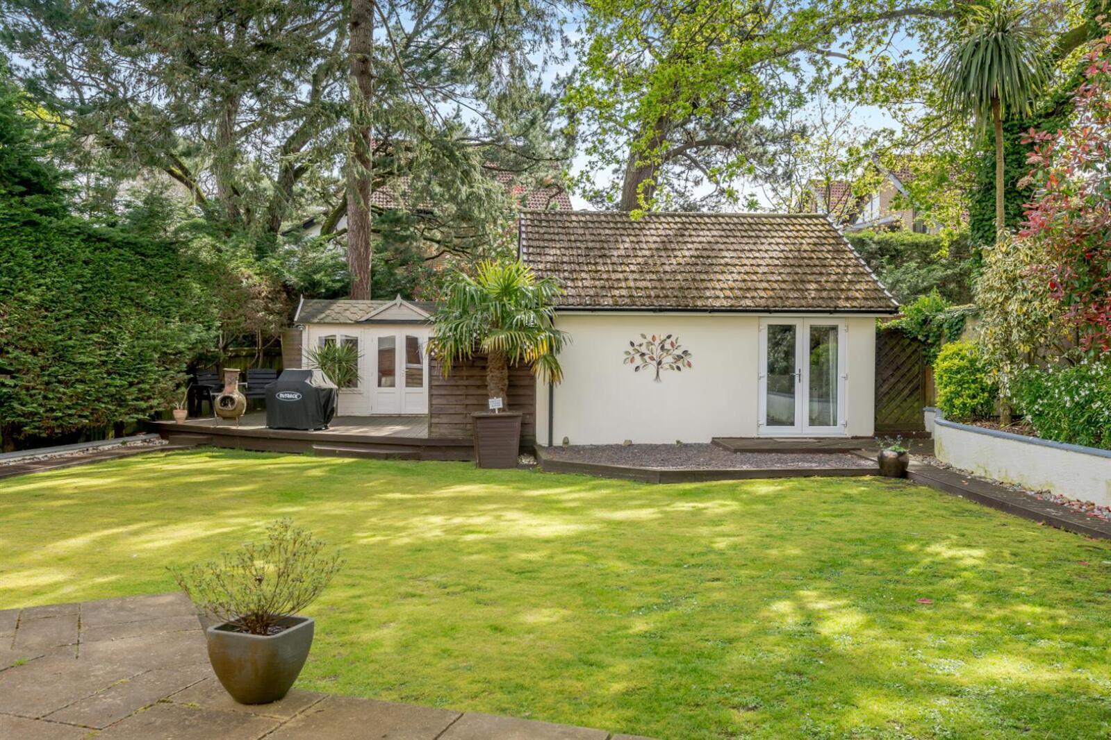 Property Image 9b53b95d-8e81-46f1-814a-f61b454082c8