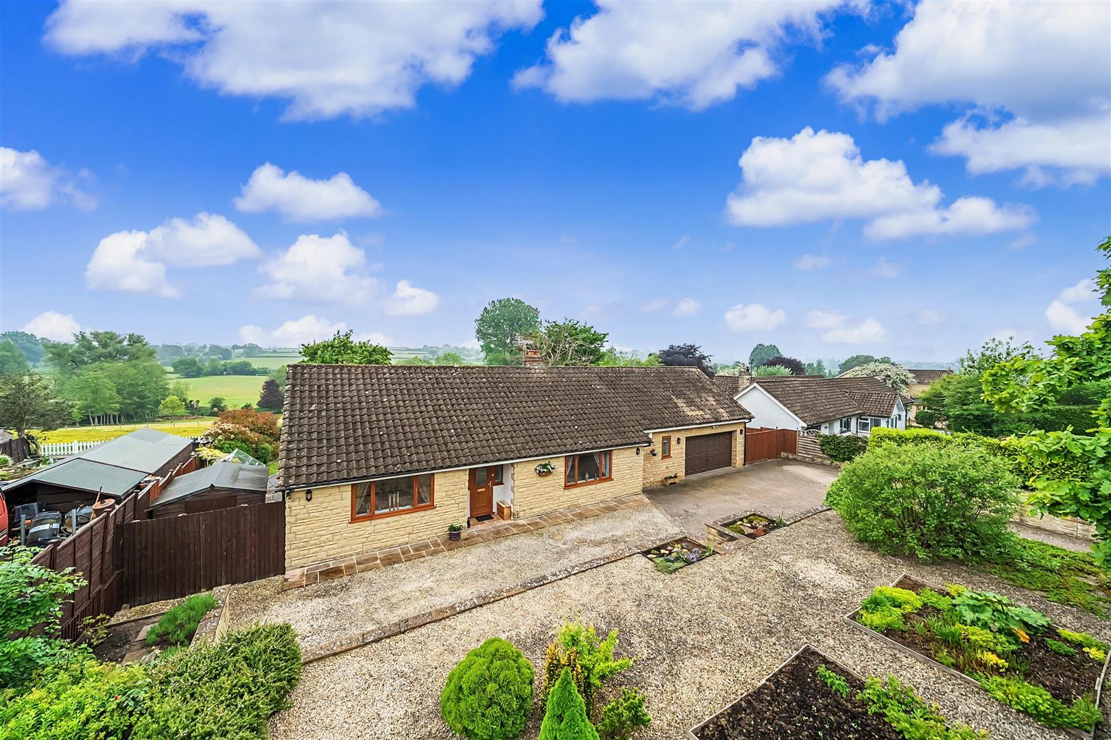 Property Image 9b6026de-d106-4d74-941a-f0237ed07e6a