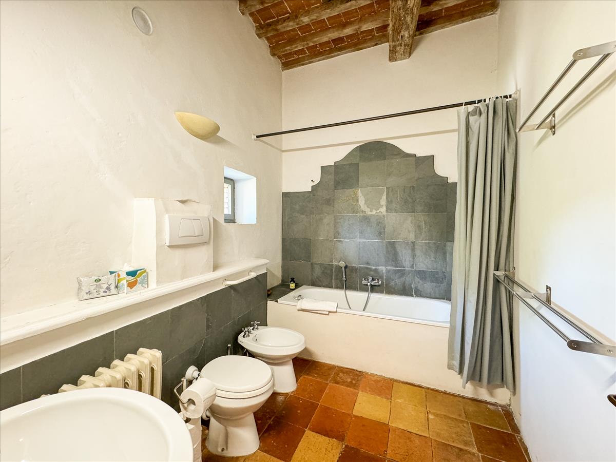 Property Image 9b70336c-b420-4229-bb8c-1044abe60d69