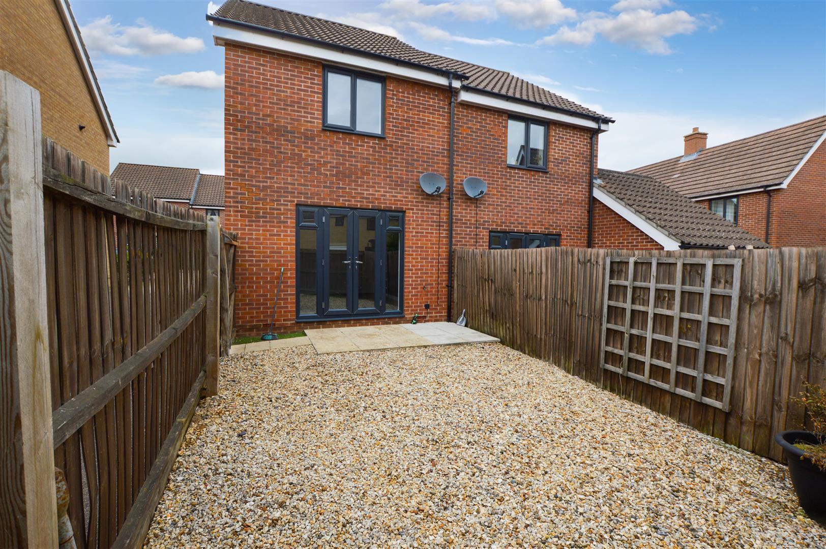 Property Image 9b732c12-daea-406a-8e3e-1f455d1bf7eb
