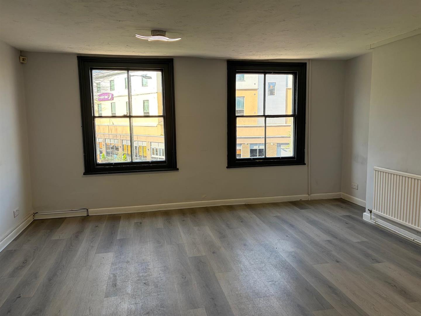 Property Image 9b7a4652-cc60-43ab-8737-f89cbe5edb61