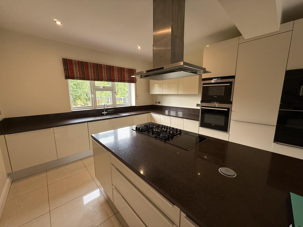 Property Image 9b7e72e5-2d94-4f85-a9f1-c52ede830e4b