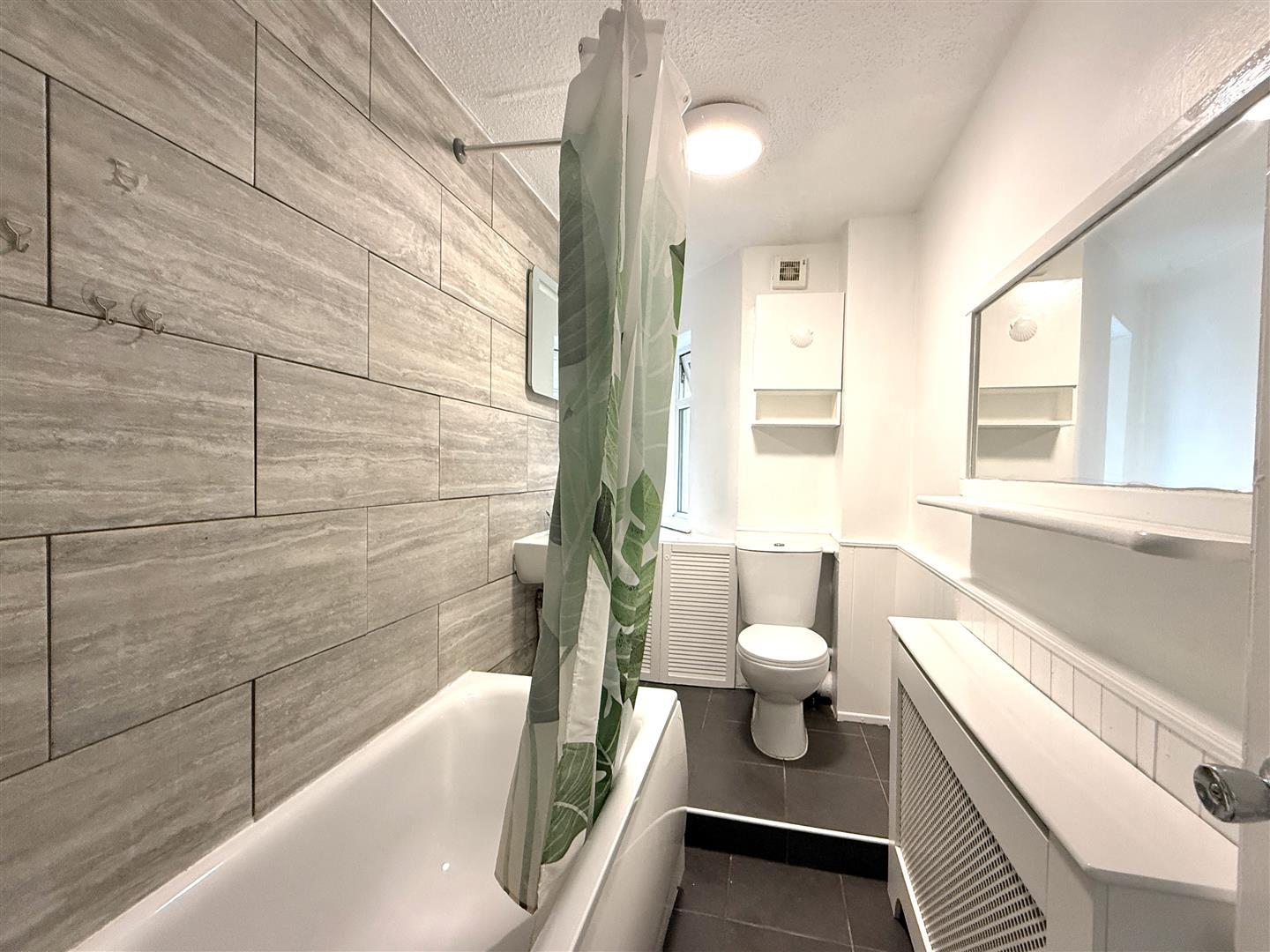 Property Image 9b903c1f-247e-45f9-adde-610bad7c8a42