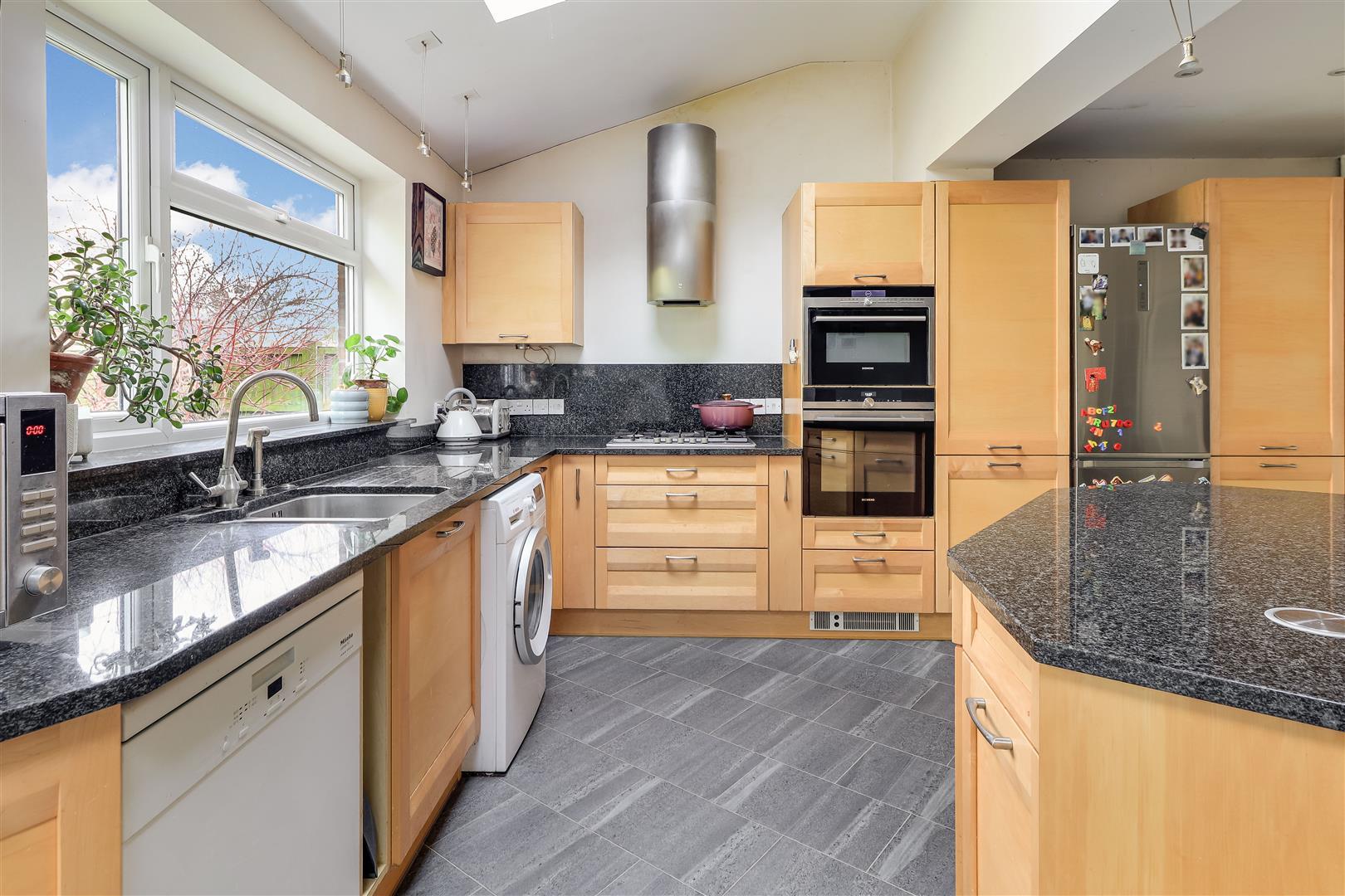 Property Image 9bc9af19-0d8e-4cd8-8fc2-d07a21b921b7