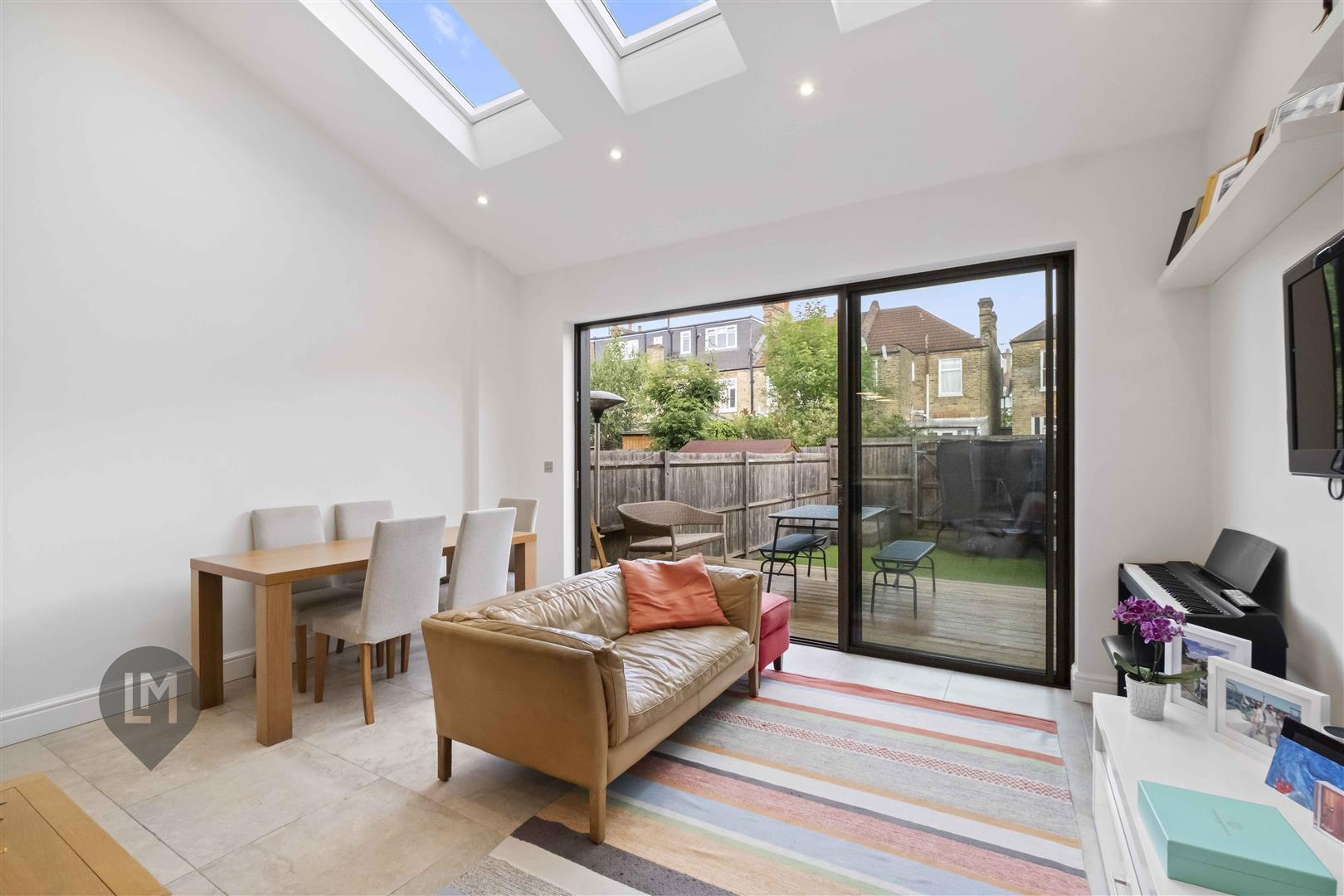 Property Image 9c26d530-b9a0-4bf8-ab69-421d5bba8a85