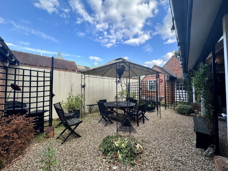 Property Image 9c4f9170-c3fe-46ba-aaf5-38a1d45e9dda