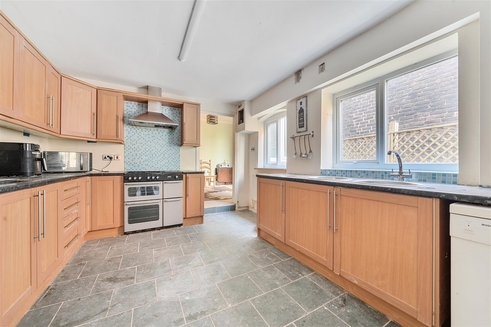 Property Image 9c649487-e22b-4d78-86b7-88109aa1b42f
