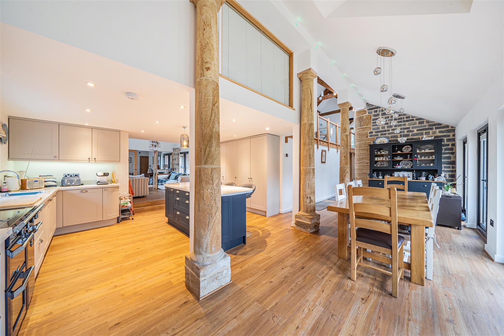 Property Image 9c760560-fc09-4a51-a94b-cf68663f9df4