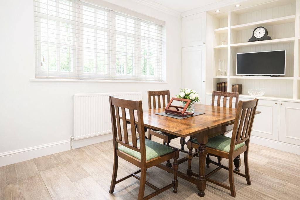 Property Image 9ca5f620-96b2-454b-b81b-e24942845cf0