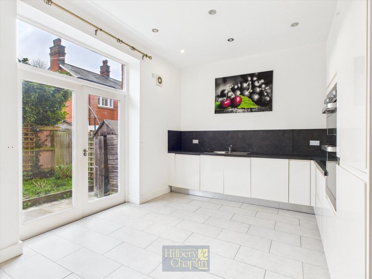 Property Image 9cb3a685-c539-40a2-bec8-938c1800f39e