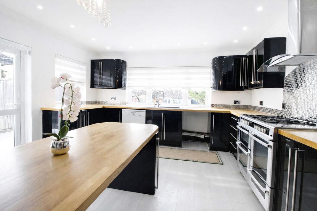 Property Image 9cbd67ba-b683-4e5d-bc3c-b655f673fb24