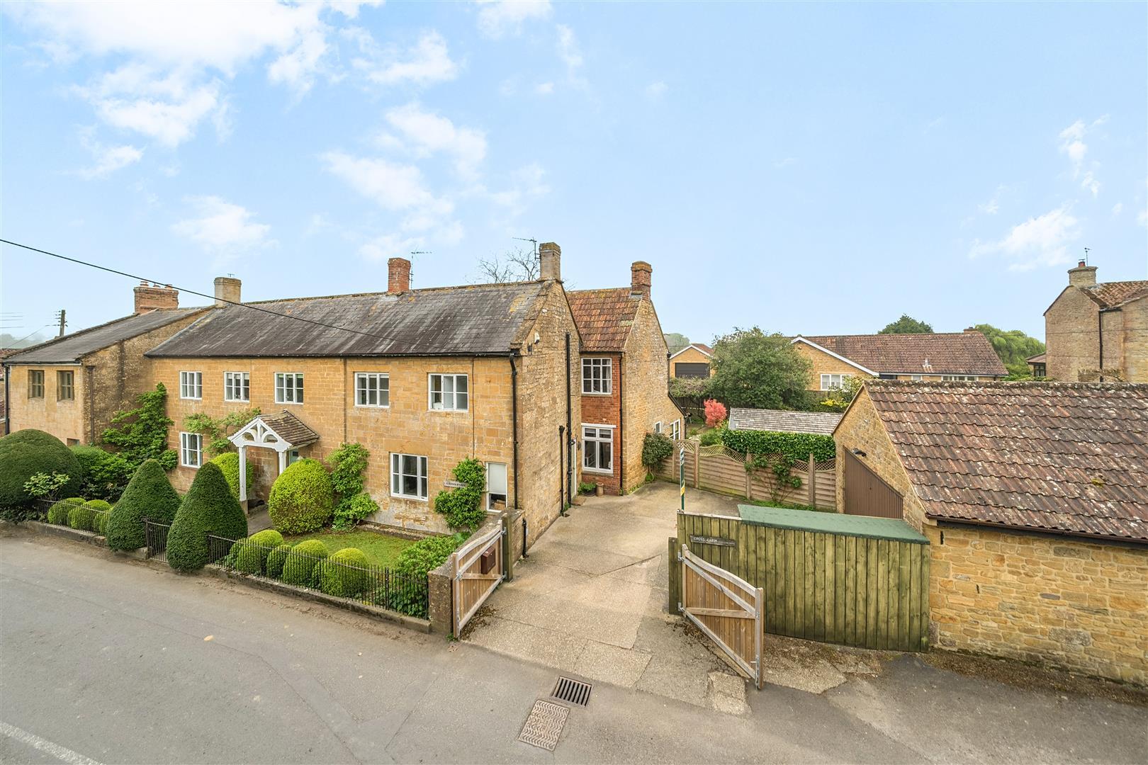 Property Image 9cd06569-a382-46a3-a96c-8afaddeb4f5f