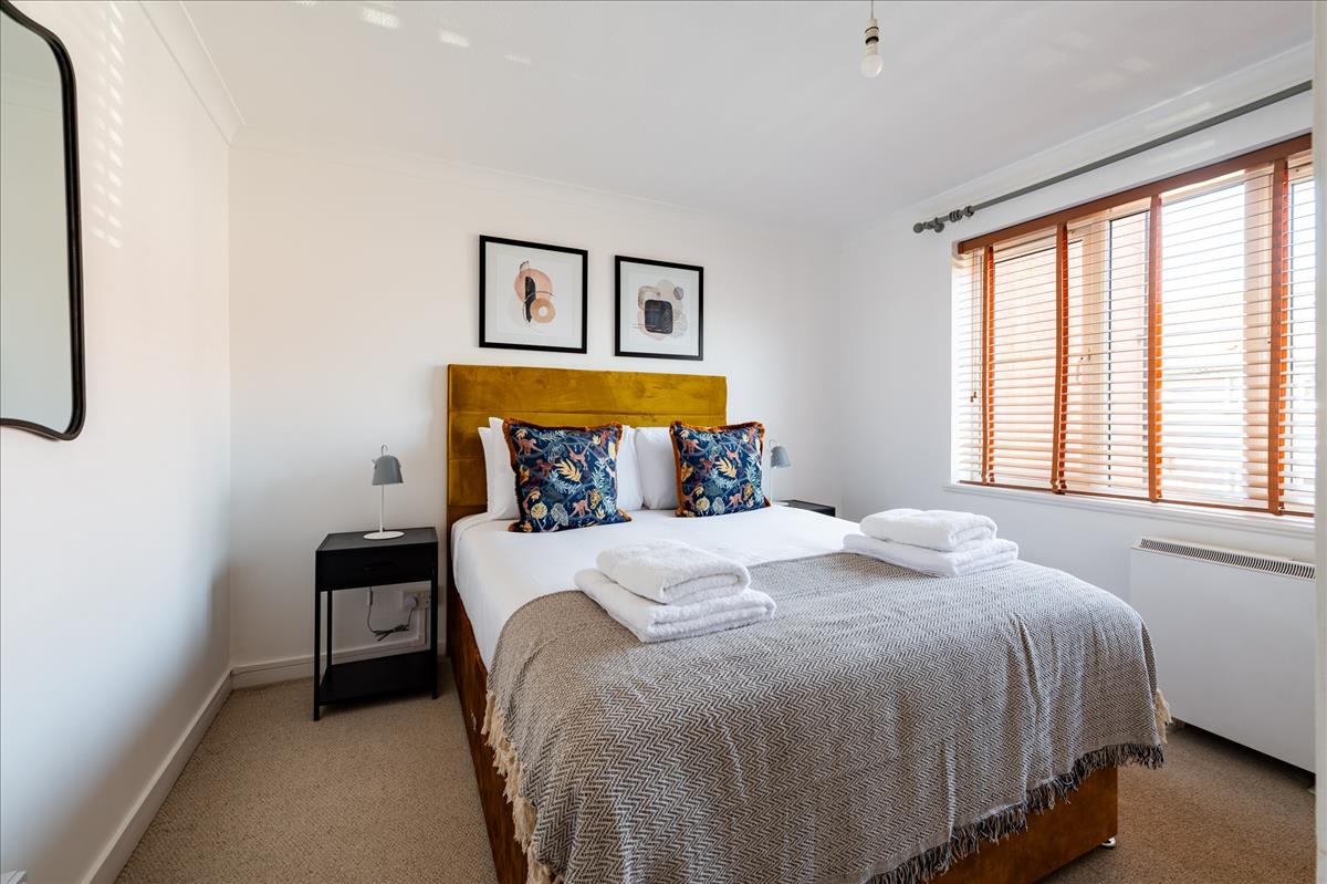 Property Image 9d1ad985-6c71-4823-8570-196cf2e36281
