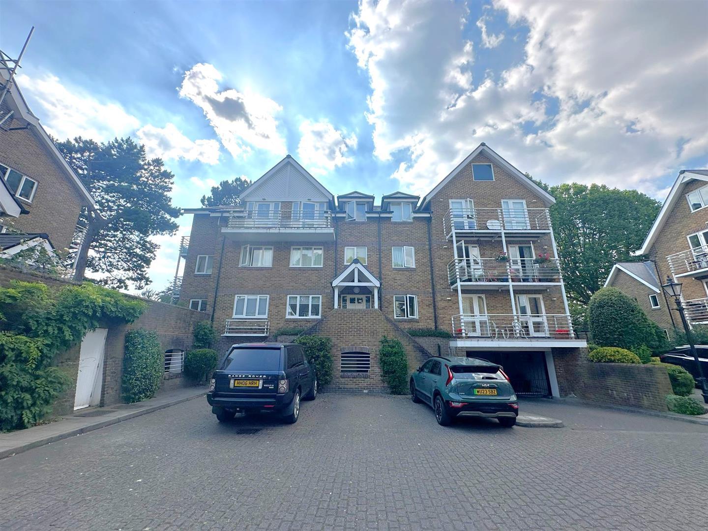 Property Image 9d2ef424-abff-4f59-8137-bdf3a4e38bbc