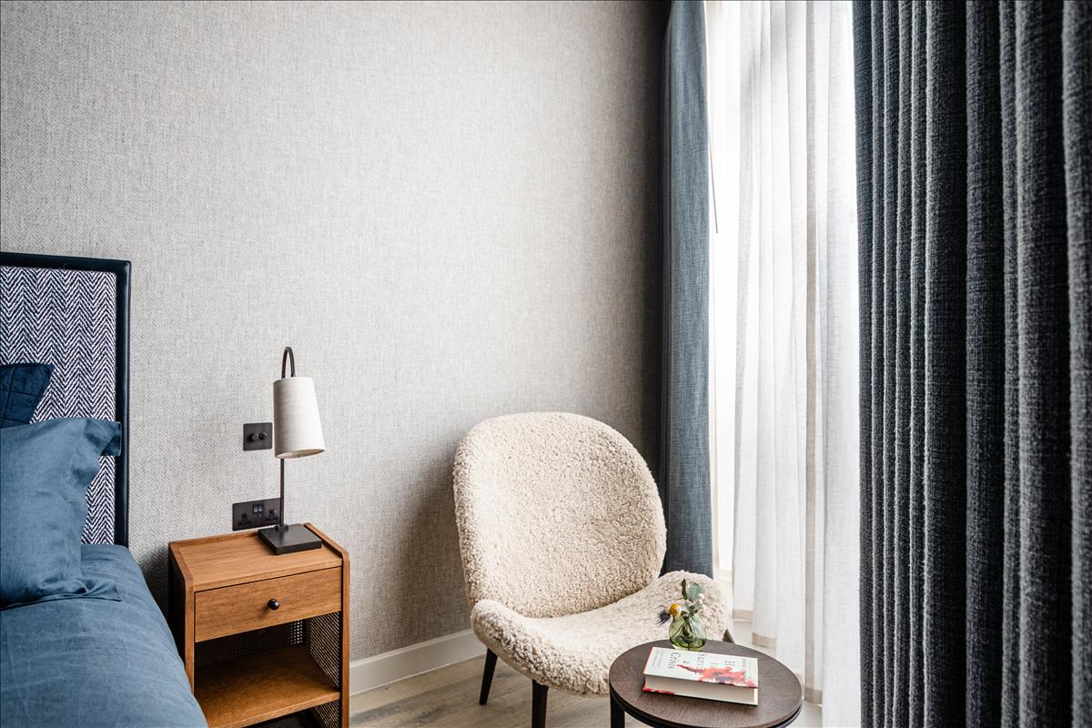 Newly refurbished two bedroom high end apartment for let in the exchange building Spitalfields E1