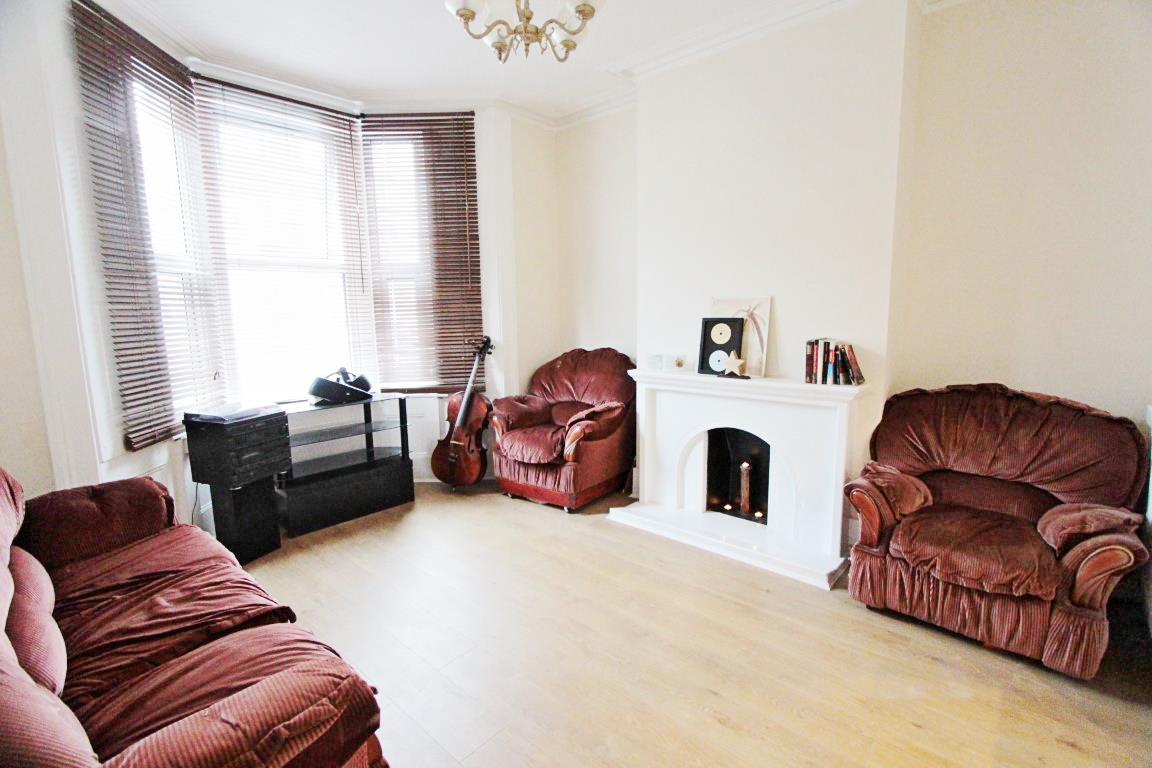 Property Image 9d5fe5dd-5a5c-4b02-8d12-4bd87df43be9