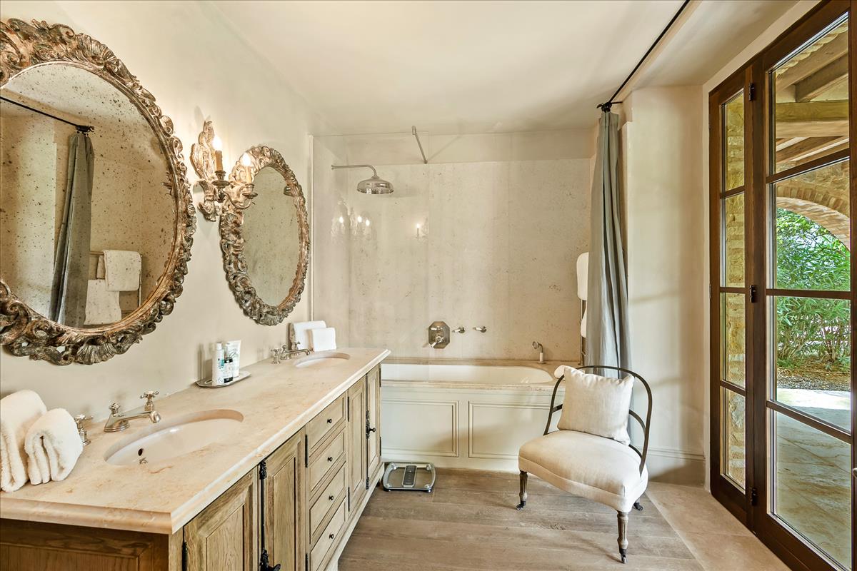 Property Image 9da4bba8-c4aa-493e-84ef-de8a80af9735