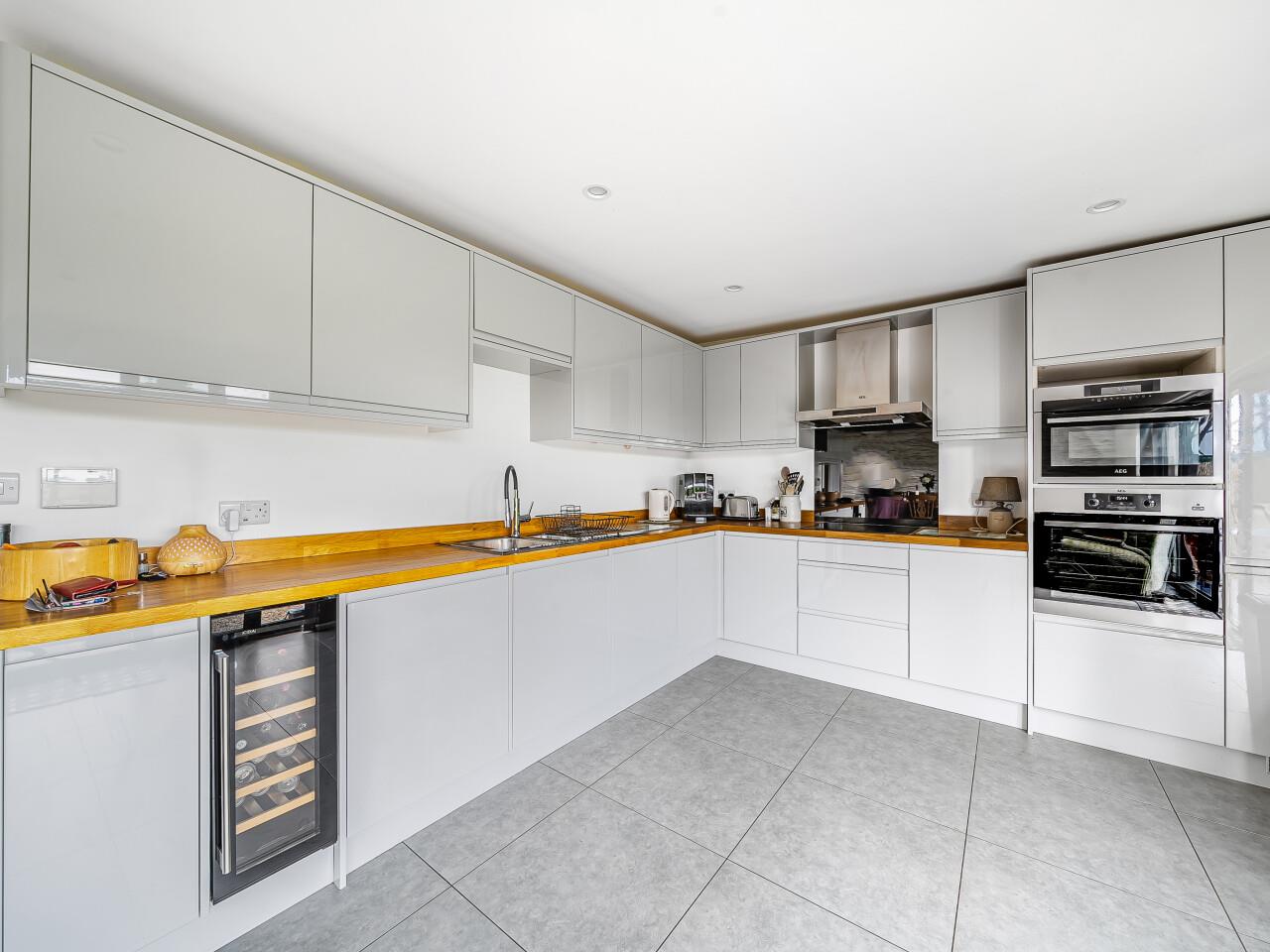 Property Image 9dd617a7-a611-4b85-9645-2c3bdb834a41