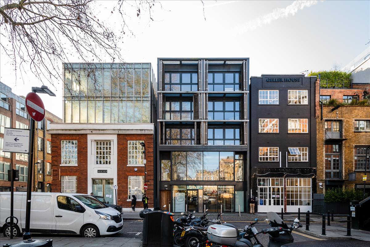 two bedroom two bathroom penthouse for let on hoxton square n1
