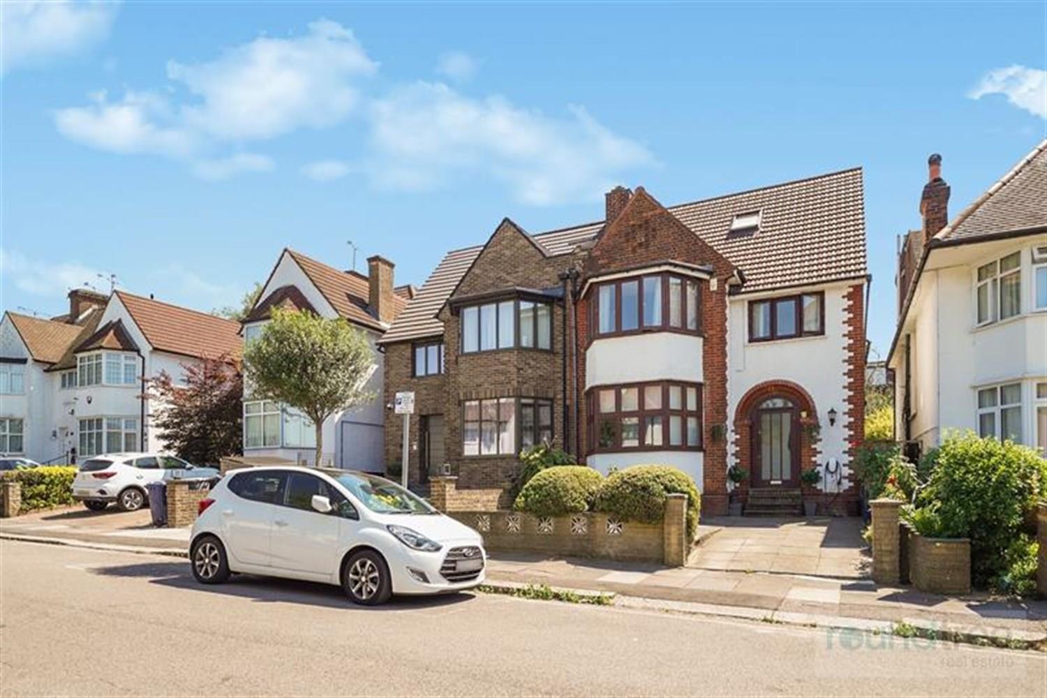 Property Image 9df69f2a-b55e-4614-93e7-303ec7fe3c7c